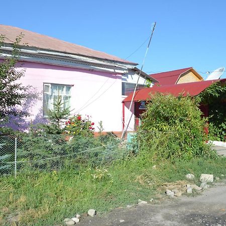 Guest House On Derbisheva Karakol Extérieur photo